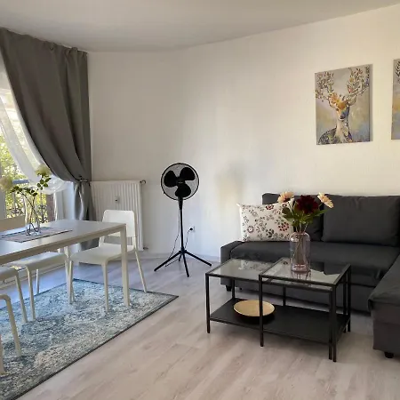 City Am Rhein 4 *